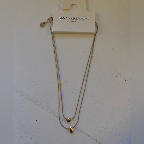Banana Republic gold layered necklace - Picture 2 of 4